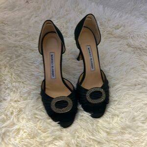 manolo blahnik heels - must have black